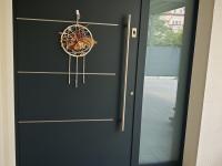 Neubau Wohnhaus Gera mit Haustür in anthrazit 